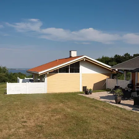 Holiday home Xliv *